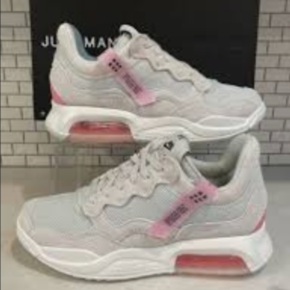 Jordans Ma2 Size 10 men's 11.5 wmns - Picture 5 of 7